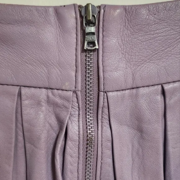 Alice Olivia Lambskin pleated mini skirt