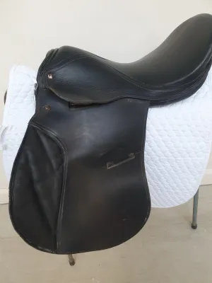 Black 17" med/wide general purpose (G P) saddle 🔵