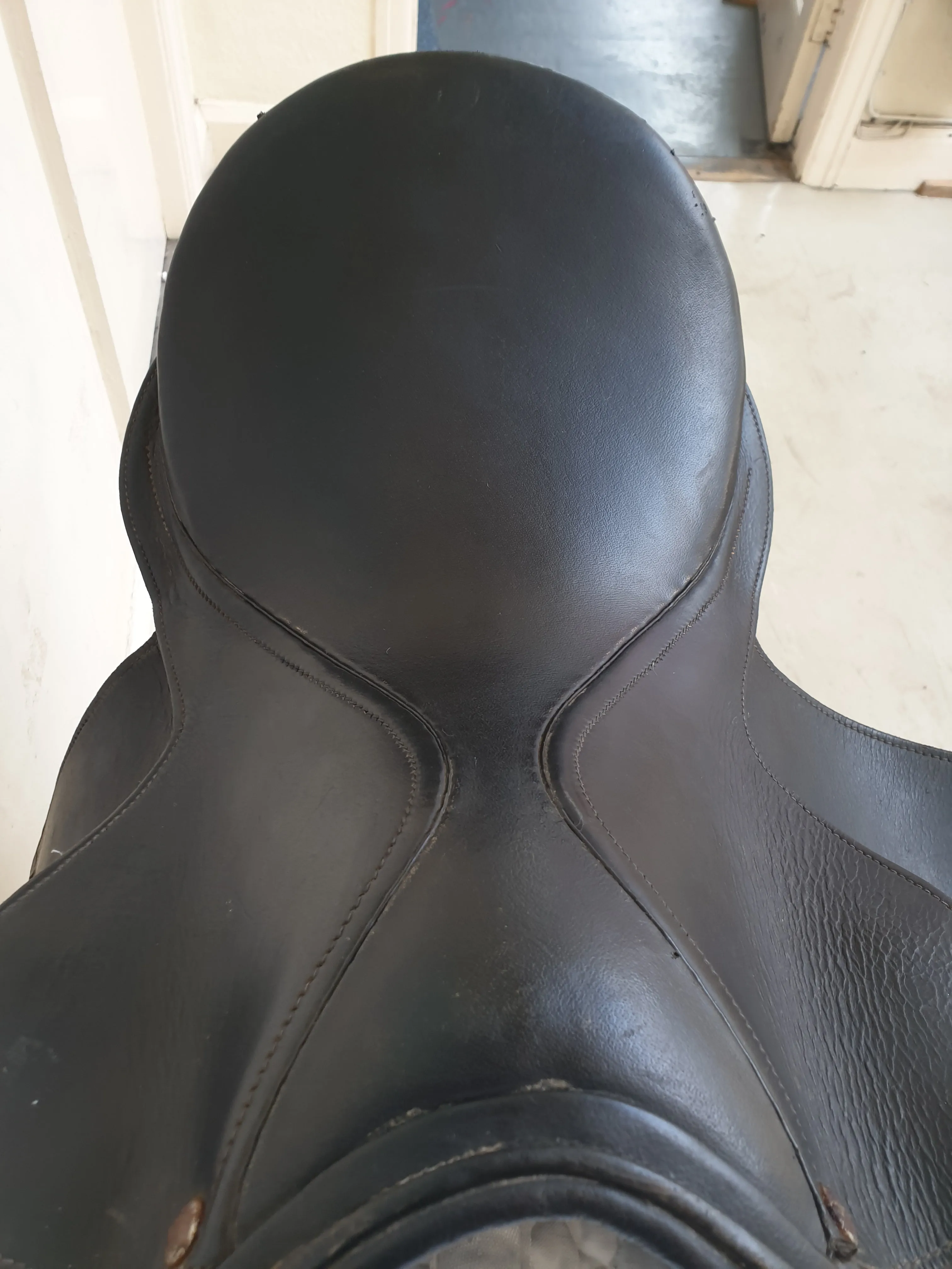 Black 17" med/wide general purpose (G P) saddle 🔵