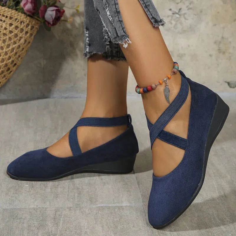 Elegant solid colour elasticated low heels