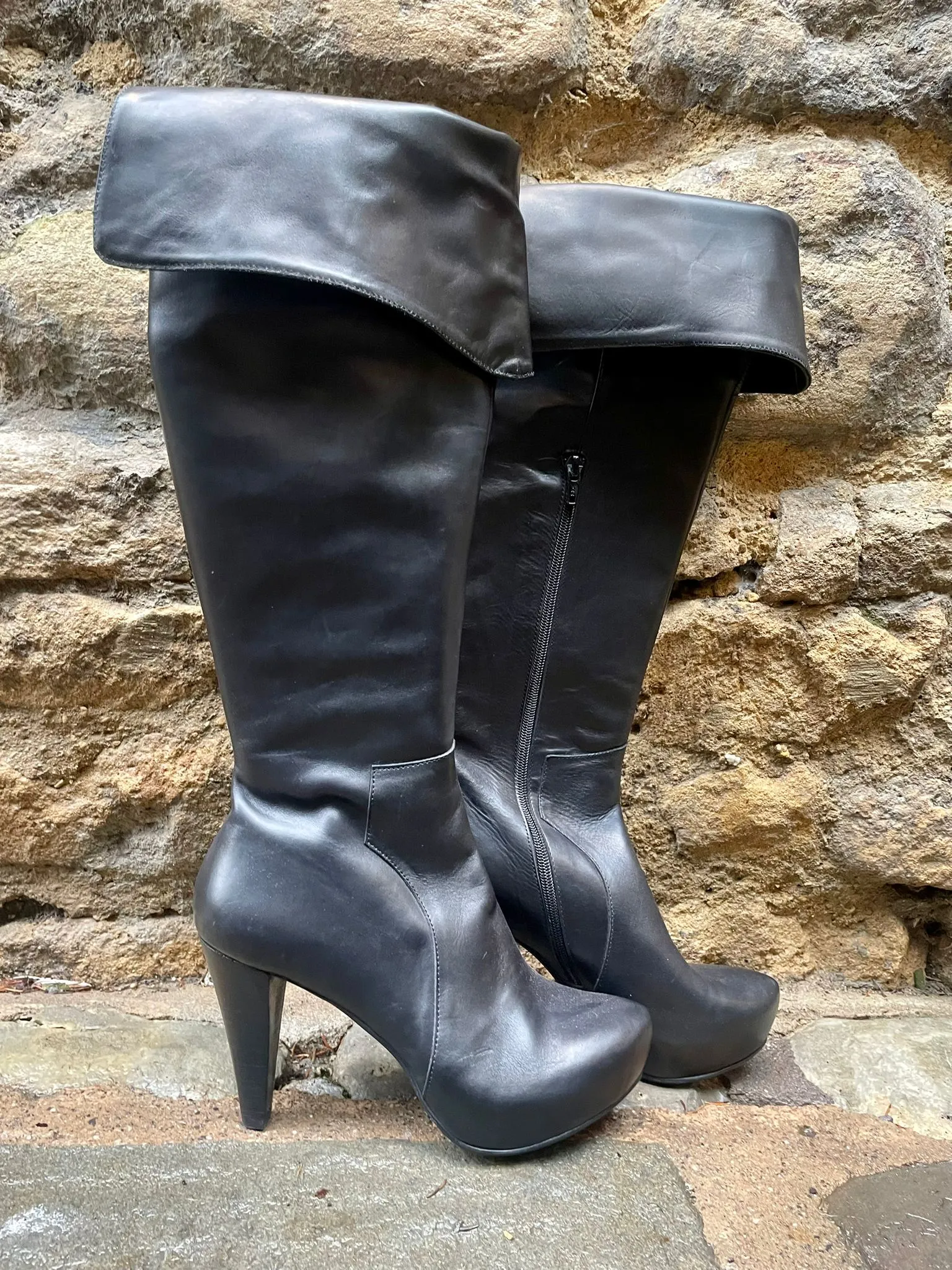 Plateaux- Platform boot last pair 37!