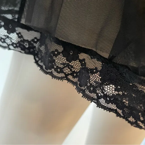 S VS Victoria’s Secret Sexy Little Things Red Floral lace lingerie slip black