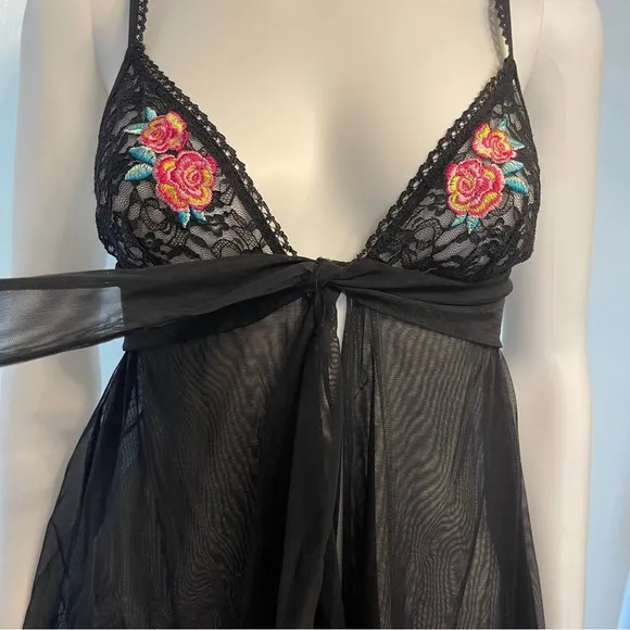 S VS Victoria’s Secret Sexy Little Things Red Floral lace lingerie slip black