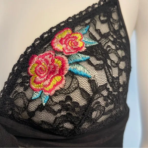 S VS Victoria’s Secret Sexy Little Things Red Floral lace lingerie slip black