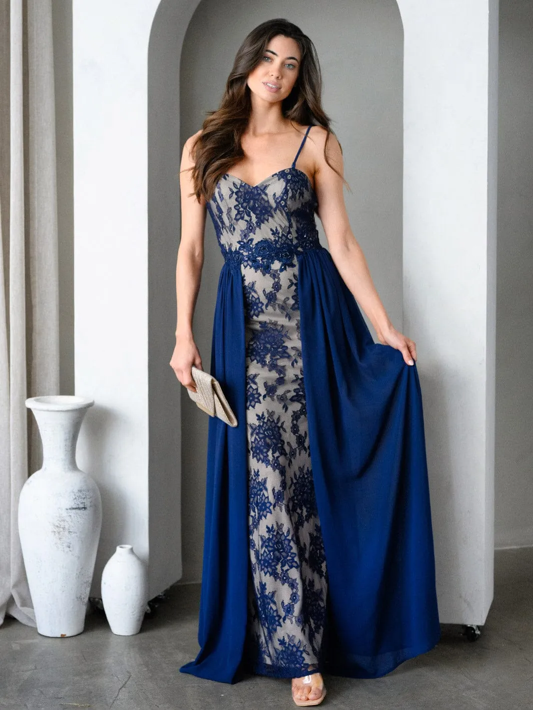 WOMEN'S SLEEVELESS ALL OVE LACE MAXI DRESS